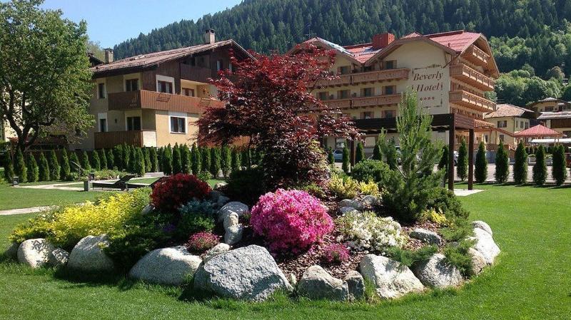 Beverly Alps Hotel & Spa Pinzolo Exterior foto