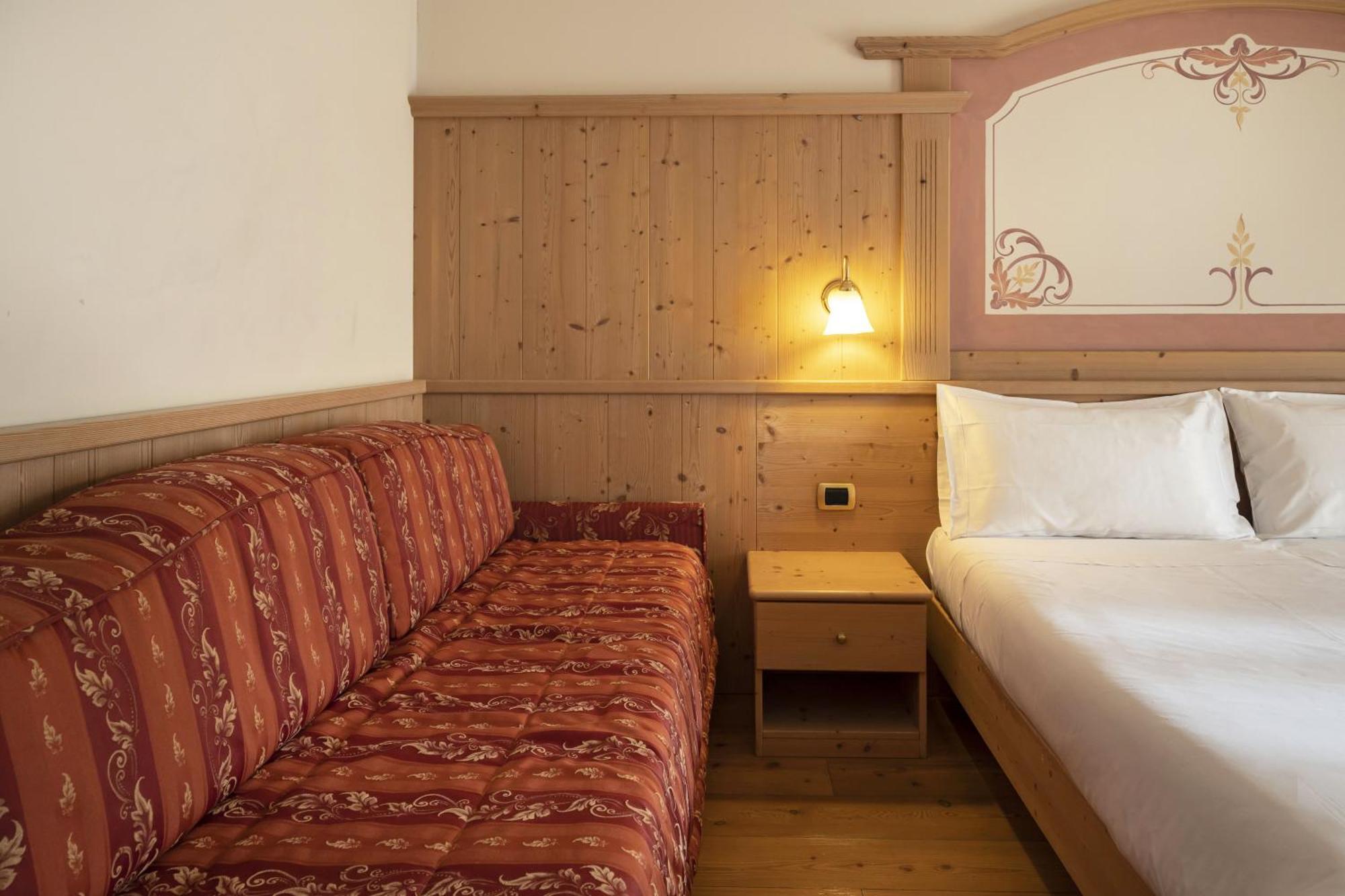 Beverly Alps Hotel & Spa Pinzolo Zimmer foto