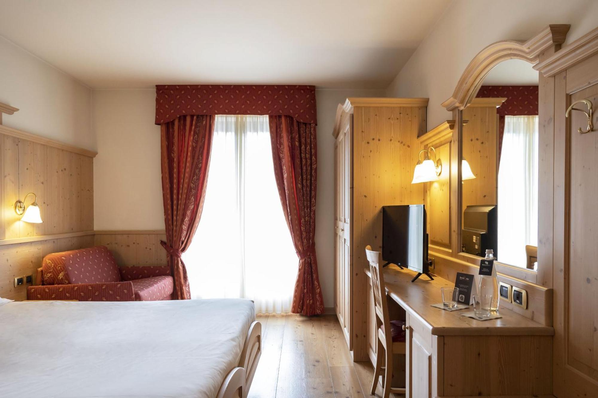Beverly Alps Hotel & Spa Pinzolo Zimmer foto