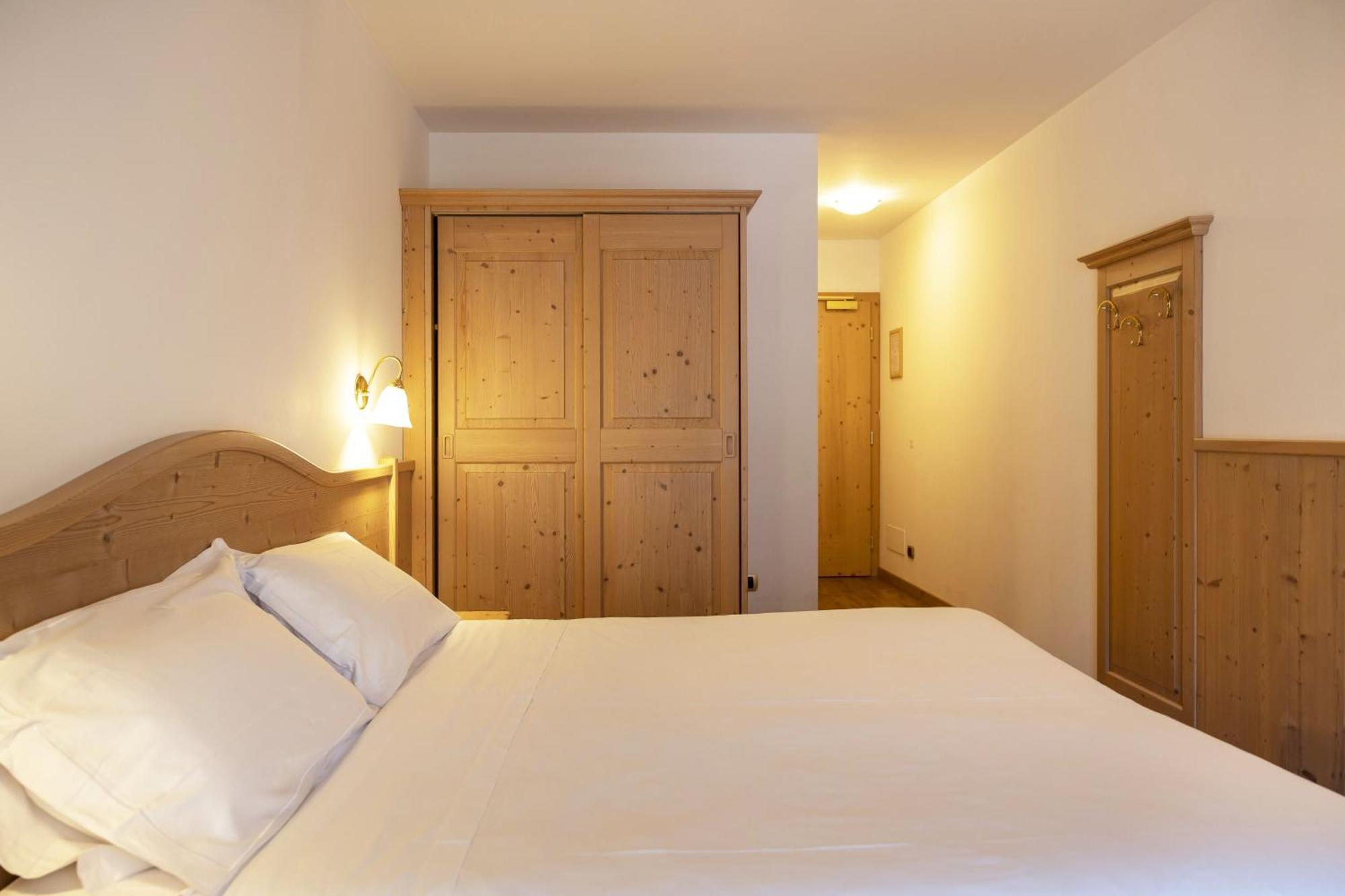 Beverly Alps Hotel & Spa Pinzolo Zimmer foto